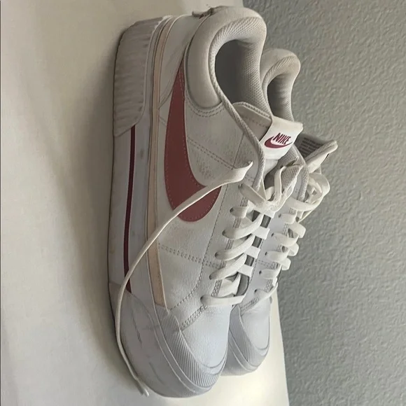 Nike White Sneakers with Pink Details - Picture 5 of 6